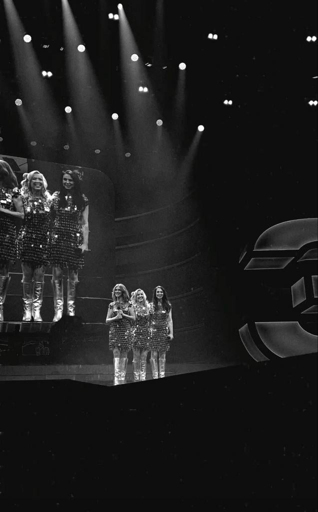 K3 kaartjes, Twee personen, April