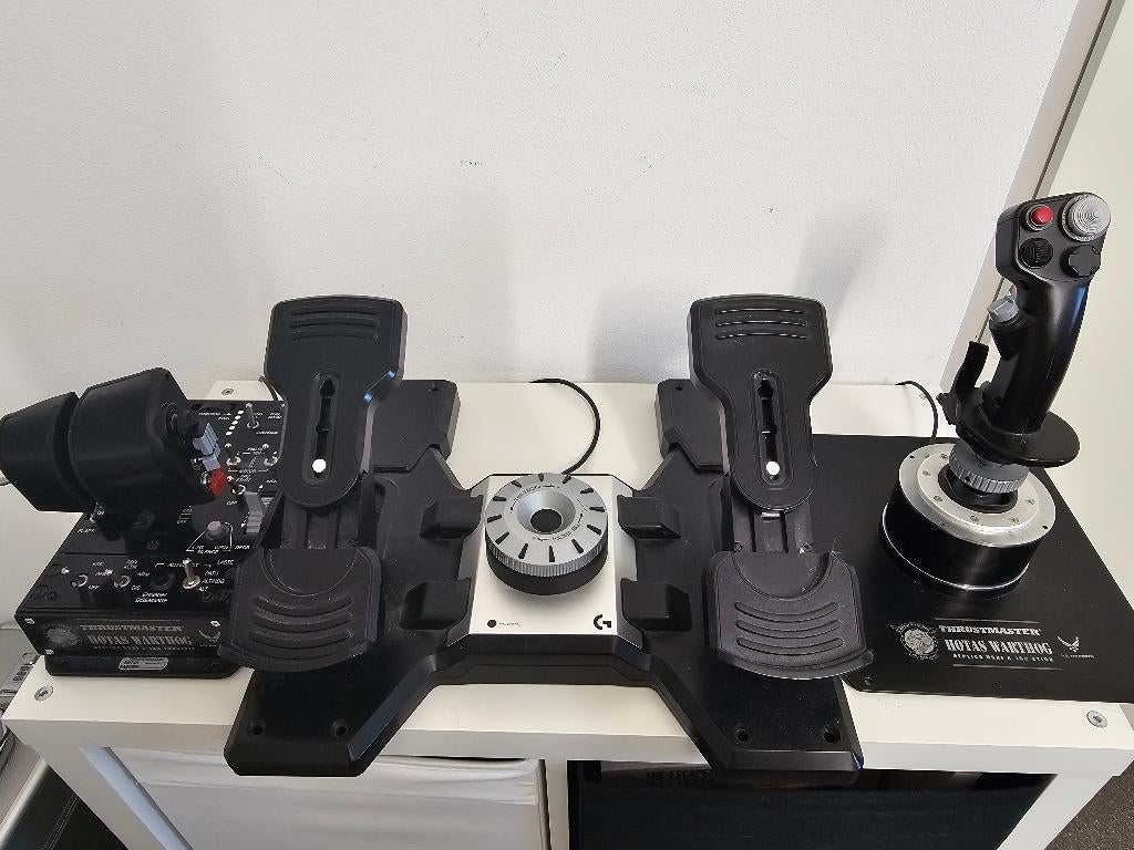 A10 Warthog HOTAS and pedals, Ophalen, Zo goed als nieuw, Thrustmaster