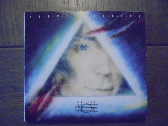 Steve Hackett, Guitar Noir (Binnenzijde iets beschadigd), Cd's en Dvd's, Cd's | Rock, Ophalen of Verzenden, Gebruikt, Progressive