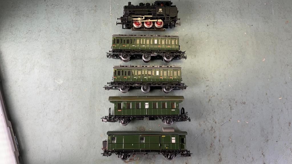 MARKLIN ho Treinset C stoomloc plus 4 rijtuigen 4002/3/4 ., Wisselstroom, Treinset, Ophalen of Verzenden, Zo goed als nieuw