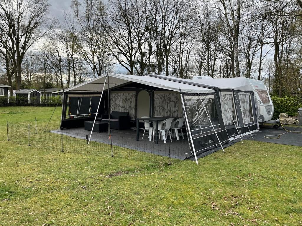 Walker voortent 350 maat 17, omloopmaat 1050/1075 met luifel, Caravans en Kamperen, Ophalen, Zo goed als nieuw, Walker Campingstyle