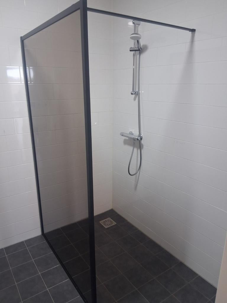 Douchewand zwart profiel echt glas 1.20 x 2.00 mtr, Ophalen, Zo goed als nieuw, Zwart