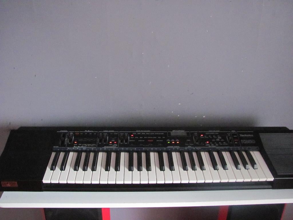 Technics K350 keyboard met voedingssnoer standaard, Zo goed als nieuw, Midi-aansluiting, Technics, Ophalen