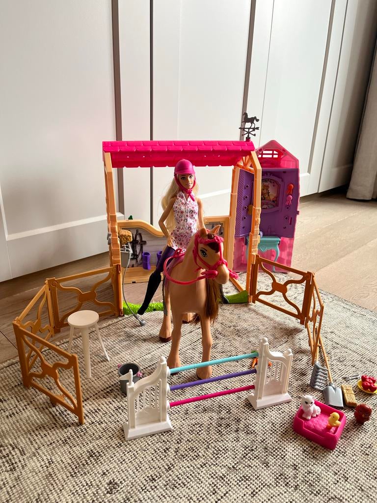 Barbie Paard Droomstal Speelset met Barbiepop en Paard, Ophalen, Zo goed als nieuw, Barbie