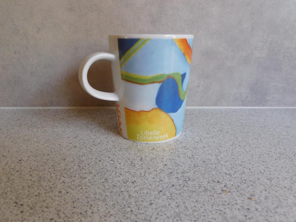 Mok 9x7,5 Femma Libelle Zomerweek Arzberg, Ophalen of Verzenden, Zo goed als nieuw, Overige stijlen, Kop(pen) en/of Schotel(s)