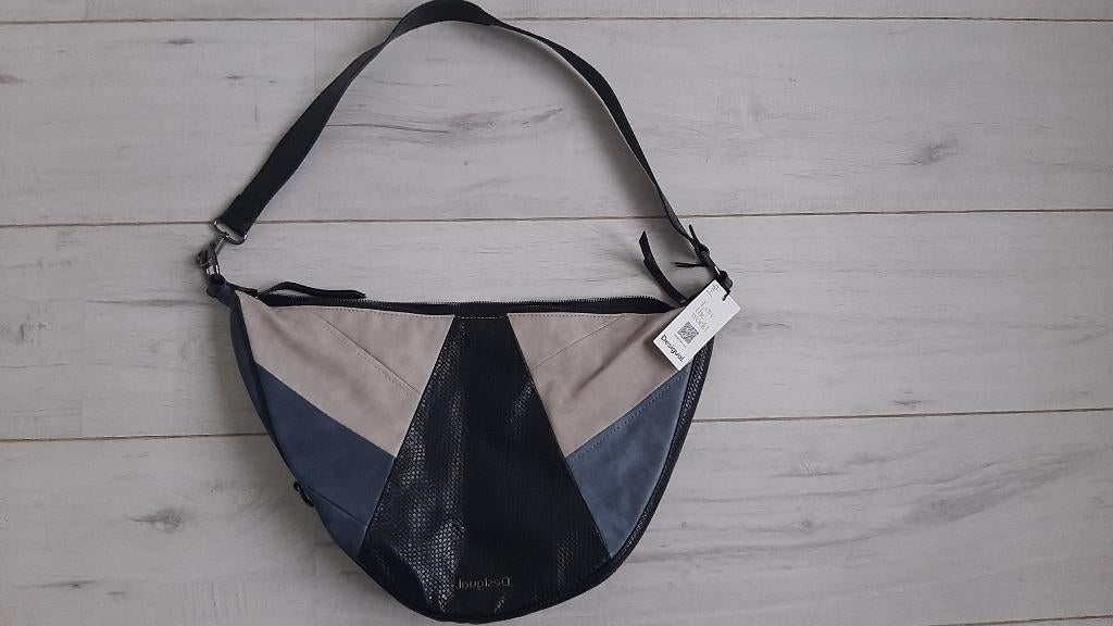 desiqual schoudertas nieuw €10,00, Sieraden, Tassen en Uiterlijk, Ophalen, Nieuw, Schoudertasje