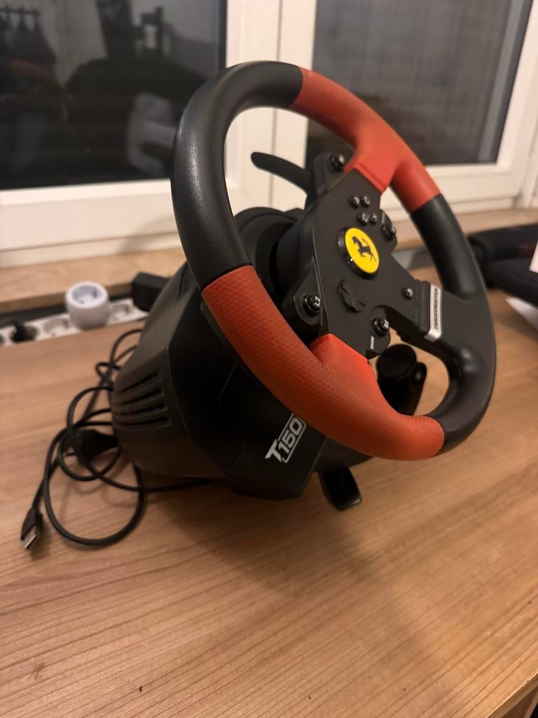 Thrustmaster T150 racestuur, Ophalen, Gebruikt, 1 speler, Racen en Vliegen