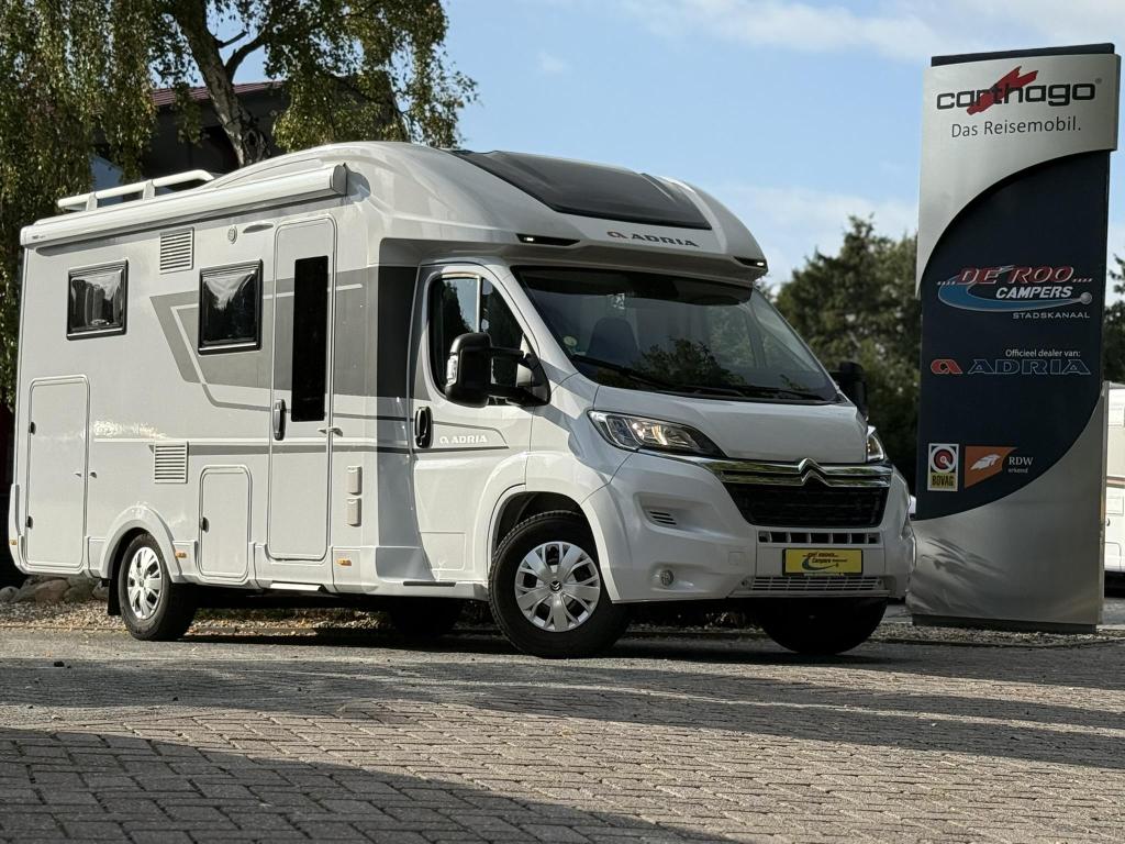 Adria Coral 600 SL - 2022 - Lengtebedden - 7m - Ruime camper, Standaard zit, Fiat, Bedrijf, Tot en met 3