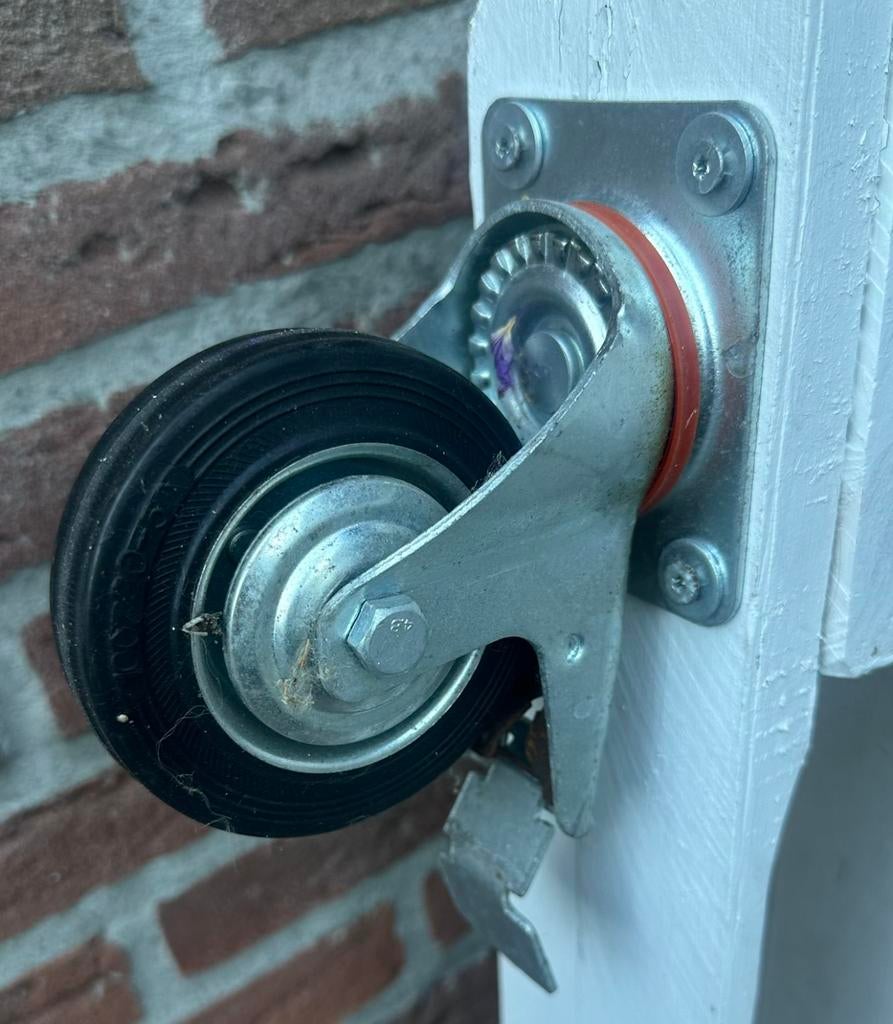 Zwenkwielen 4 stuks met rem, Doe-het-zelf en Verbouw, Zwenkwielen, Ophalen, Gebruikt