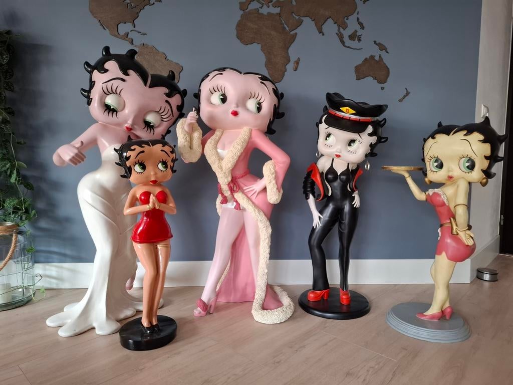 Grote collectie Betty Boop beelden, Ophalen