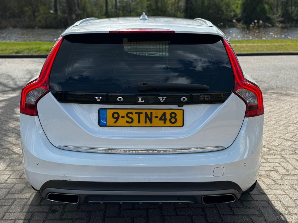 Volvo V60 2.4 D6 AWD Plug-In Hybrid Summum, Automaat, Wit, Vierwielaandrijving, 11 kWh