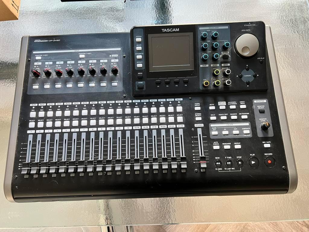 Tascam DP-24SD mobiele recorder, Ophalen of Verzenden, Zo goed als nieuw, Audio