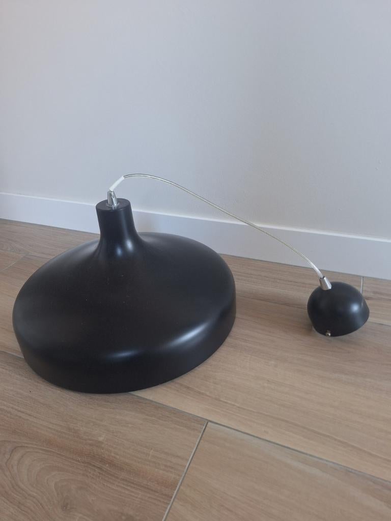 Zwarte hanglamp met matte diffuser, Huis en Inrichting, Lampen | Hanglampen, Ophalen of Verzenden
