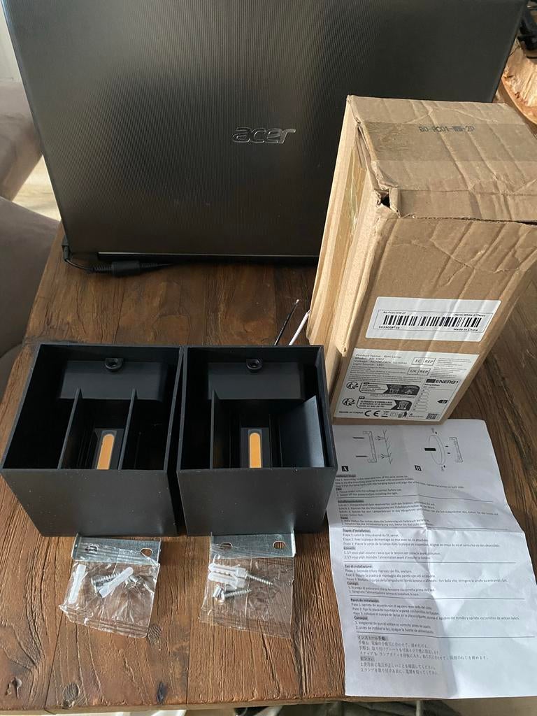 2x Zwarte LED kubus Wandlampen - Warm Wit - Nieuw in Doos, Huis en Inrichting, Ophalen of Verzenden, Nieuw, Metaal