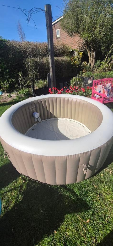 Intex opblaasbare jacuzzi weinig gebruikt,  goede staat, Ophalen of Verzenden, Zo goed als nieuw