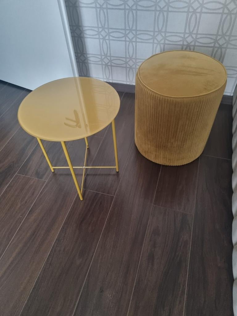 Okergele poef en bijzet tafeltje set, Ophalen, Minder dan 50 cm, Modern, Scandinavisch, Rond