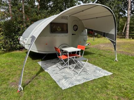 Te huur: T@b 320 RS caravan + inventaris met luifel Isabella