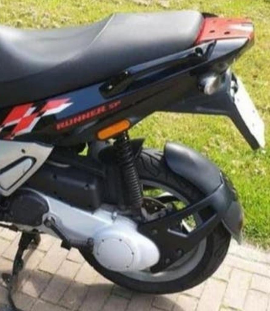 Gilera runner sp/rst lc blok, Fietsen en Brommers, Scooters | Piaggio, Ophalen, Zo goed als nieuw, Overige modellen
