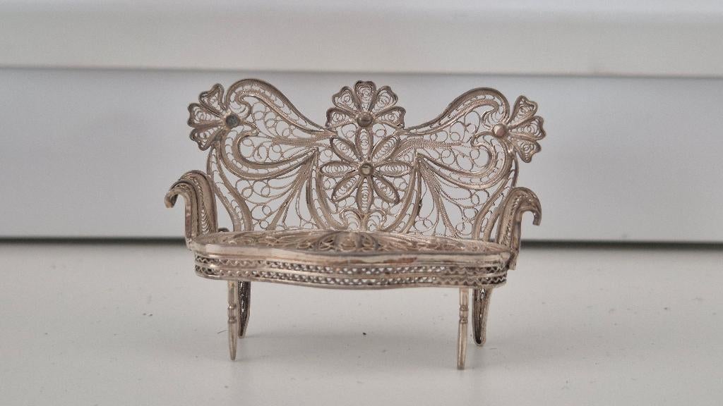 Vintage zilveren filigraan miniatuur, bankje, Ophalen of Verzenden, Zilver