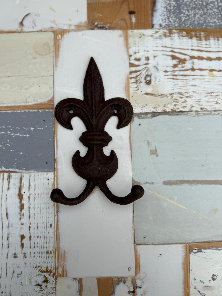 Decoratief Gietijzeren Haakje - Fleur de Lis, Ophalen of Verzenden, Gebruikt, Metaal, Wandhaken