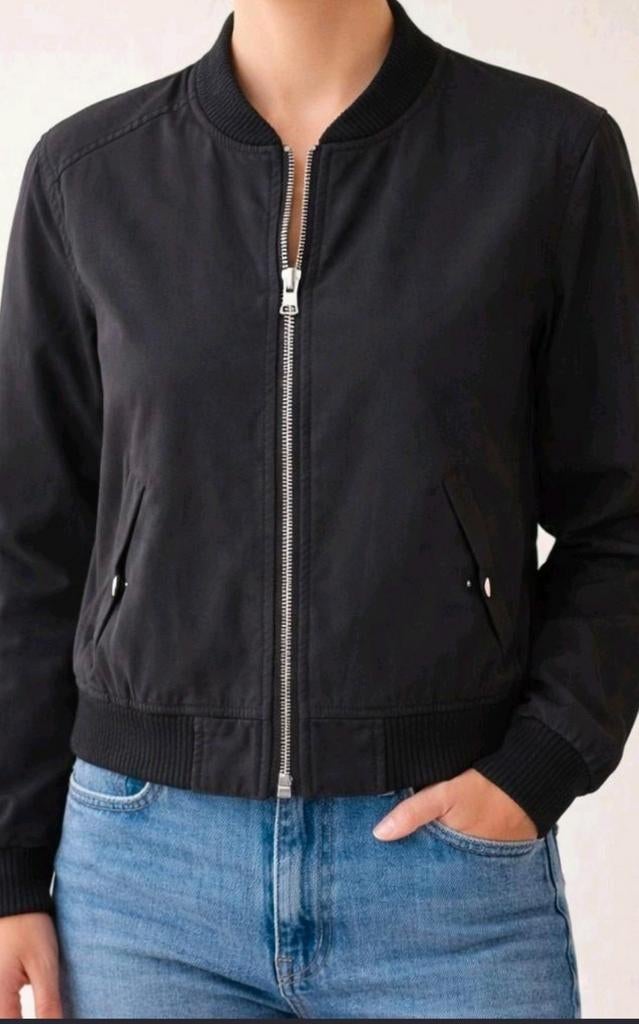 Bershka bomberjack maat L, Zwart, Maat 42/44 (L), Zo goed als nieuw, Bershka