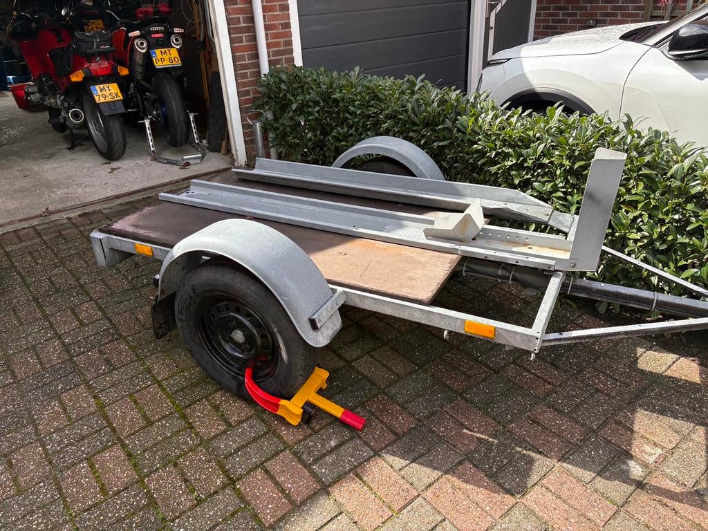 Motoraanhanger van Laar, gebruikt, neuswiel, achtersteun,, Auto diversen, Aanhangers en Bagagewagens, Ophalen of Verzenden, Gebruikt
