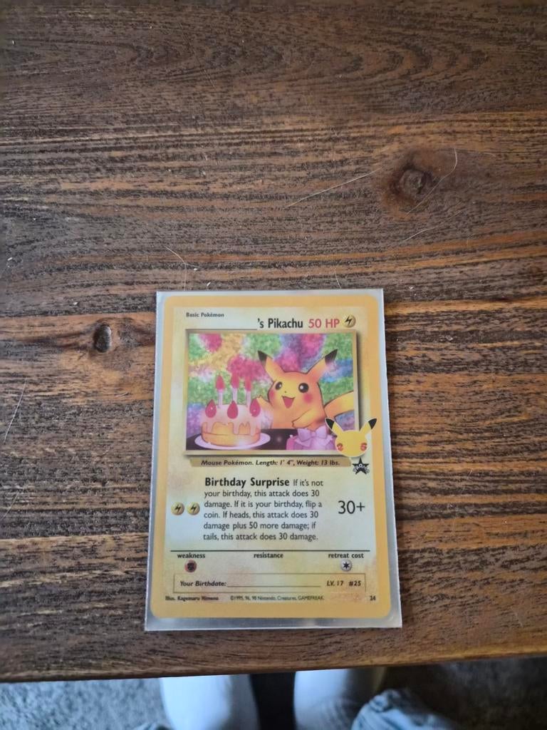 Birthday Pikachu Celebrations - Zeldzaam!, Ophalen, Zo goed als nieuw, Losse kaart
