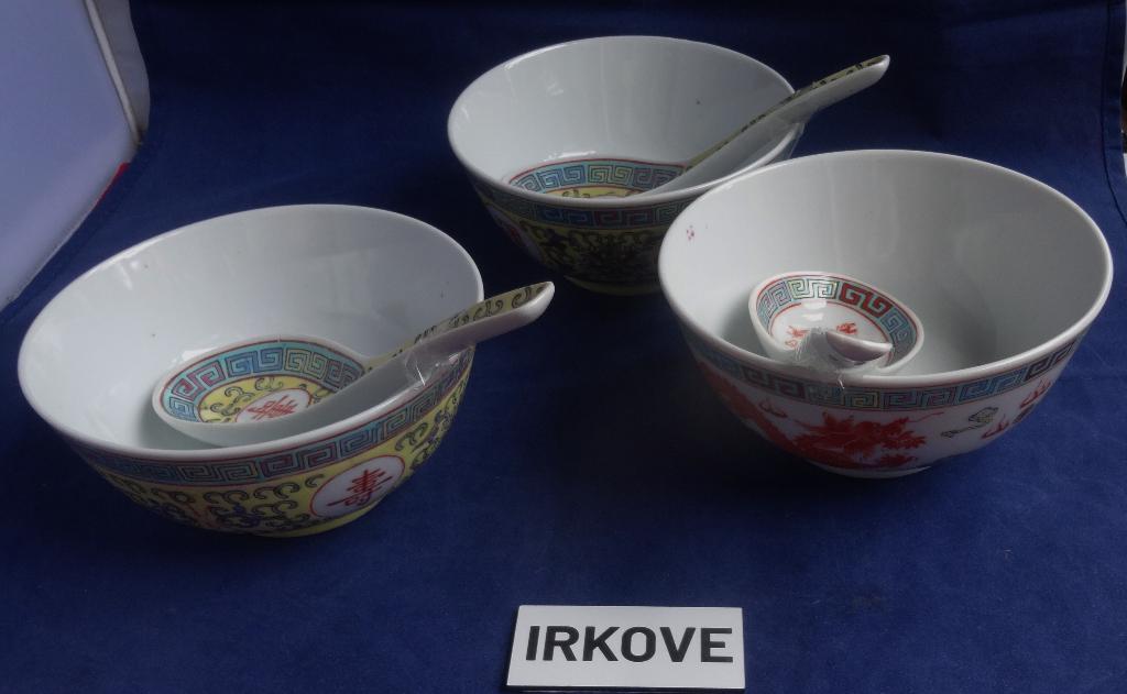 CHINESE KOMMEN MET DE LEPELS * 4 Sets *, Verzenden