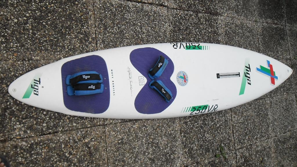 legendarische surfboard tiga vr 250 wave, Ophalen, 250 tot 300 cm, Nieuw, Met vin(nen)