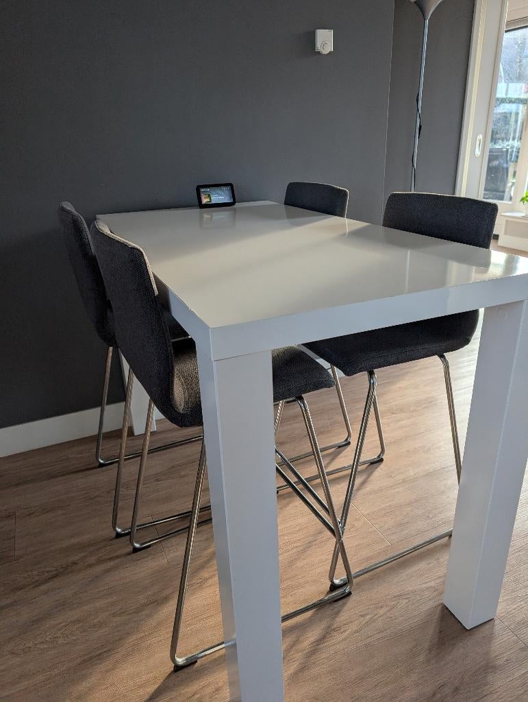 Bar hoge eettafel 4 personen met stoelen in goede staat!, Huis en Inrichting, Tafels | Eettafels, Ophalen, 100 tot 150 cm, Vierkant