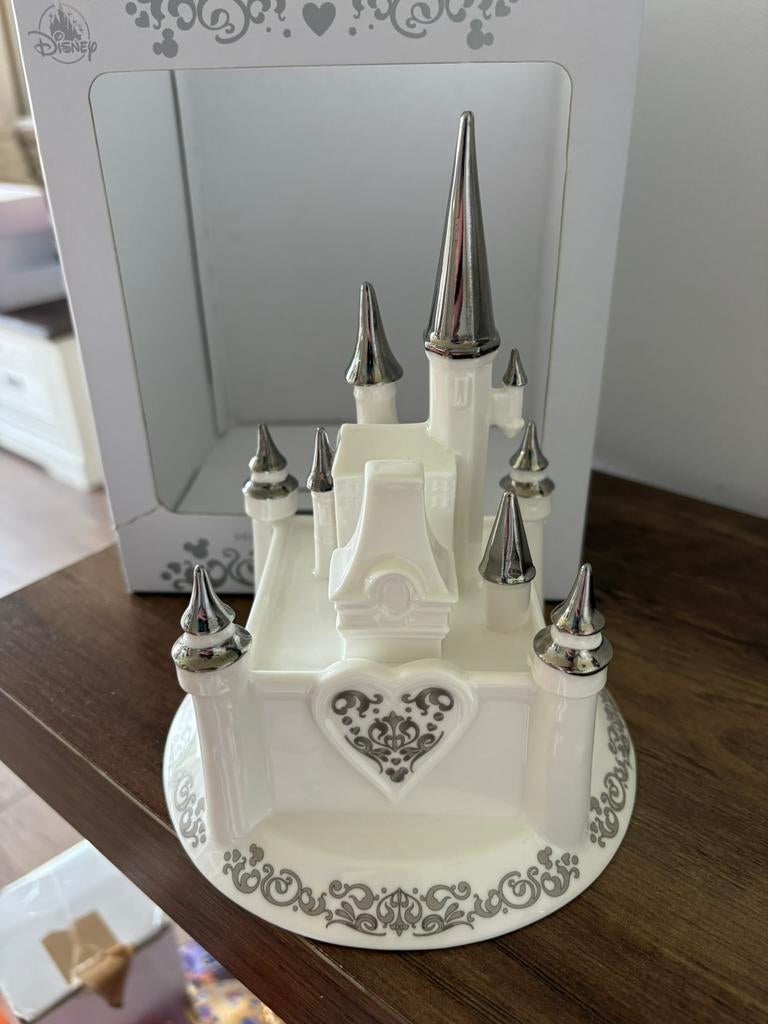 Disney wdw castle taart topper, Ophalen of Verzenden, Zo goed als nieuw, Beeldje of Figuurtje