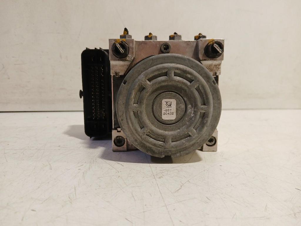 Abs pomp Audi A3, Onderdelen@venauto.nl, Van der Ven Autorecycling B.V., Gebruikt, Ettenseweg 76, 4706 PB Roosendaal, The Netherlands