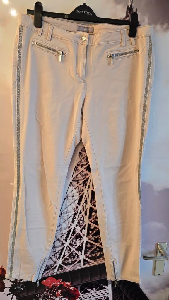 Mooie broek Gustav maat 42 met zilveren details, Beige, Ophalen of Verzenden, Zo goed als nieuw, Lang