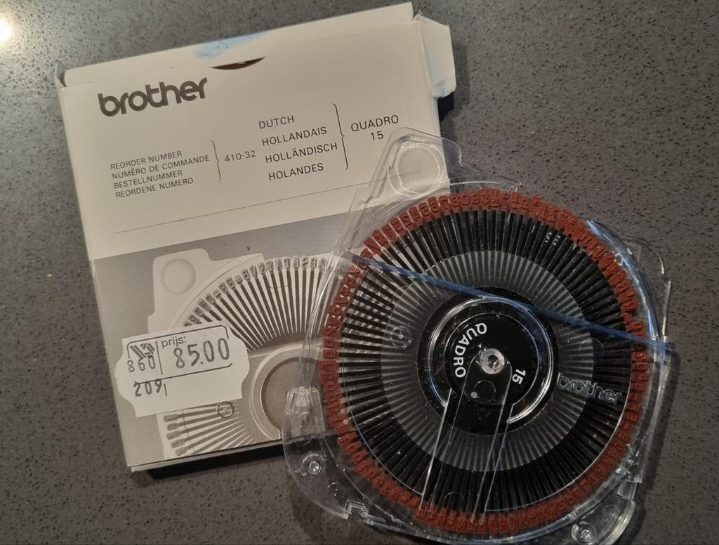 Brother type-machine onderdeel, Ophalen