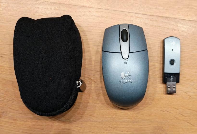 Logitech Cordless Optical Mouse for Notebooks, Computers en Software, Rechtshandig, Gebruikt, Ophalen of Verzenden, Draadloos