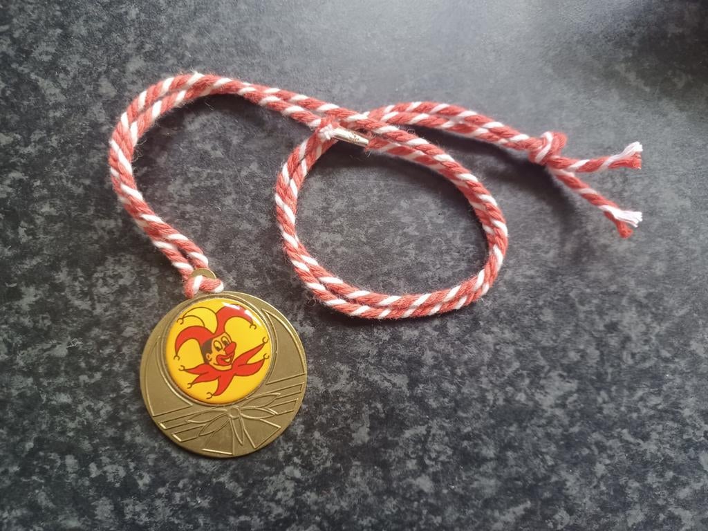 Carnaval medaille onderscheiding aan touwtje, Ophalen, Overige materialen, Nederland