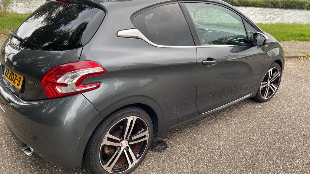 Peugeot 208 1.6 VTI 88KW/120PK 3-D 2012 Grijs, Auto's, Voorwielaandrijving, 4 cilinders, 1055 kg, 49 €/maand