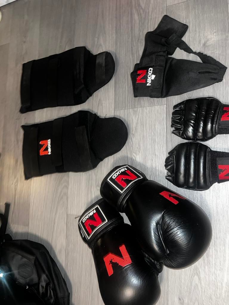 NIKKO SET NIEUWSTAAT, Maat XS of kleiner, Ophalen of Verzenden, Zo goed als nieuw, Overige