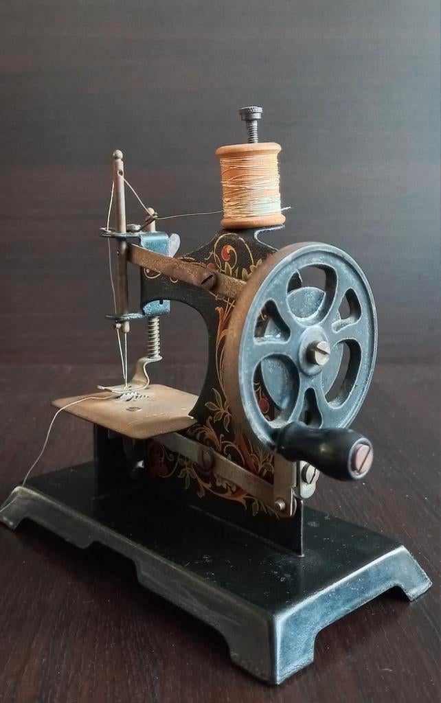 Antieke miniatuur naaimachine uit duitsland17x16x8.5 cm-Nr 2, Ophalen of Verzenden