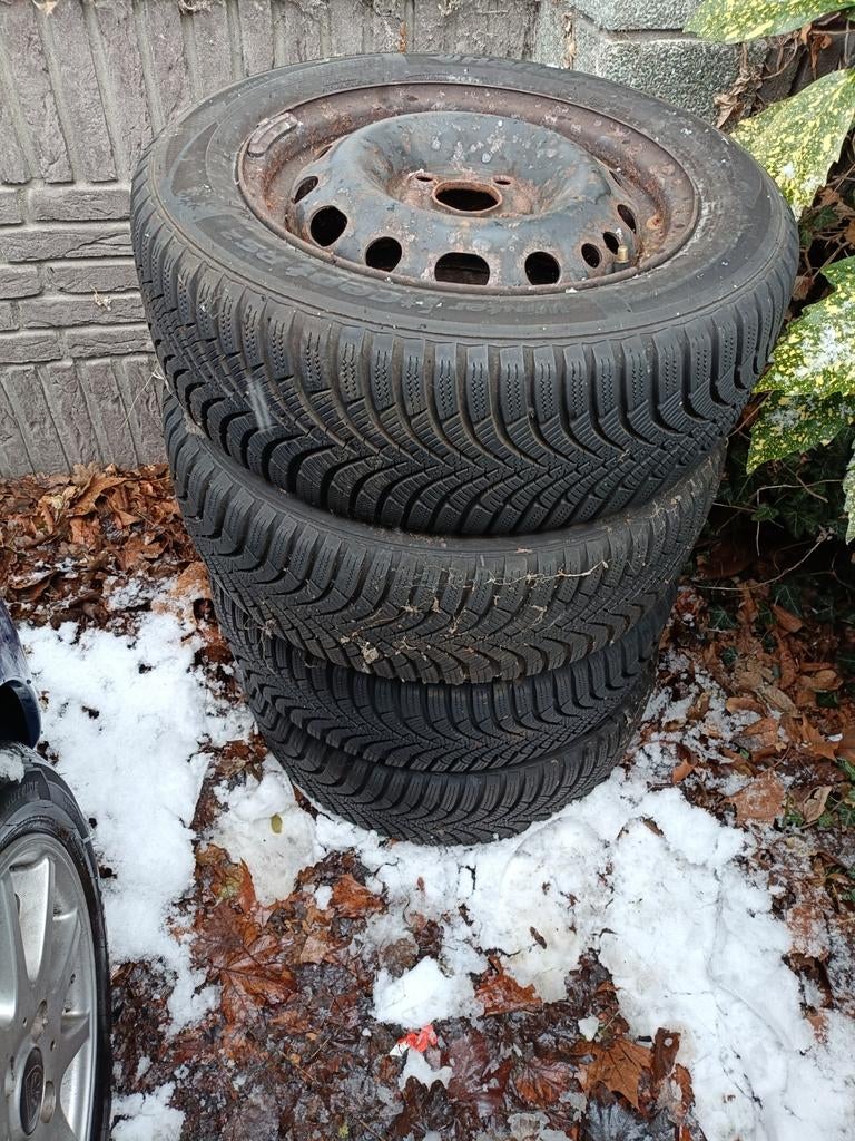 Winterbanden Hankook Winter i*cept - 14 inch 185/60R14, Auto-onderdelen, Banden en Velgen, Ophalen, 14 inch, Gebruikt, Banden en Velgen