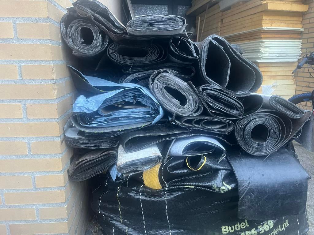 Dakbedekking - Toplaag mineraal & onderlaag rollen, Ophalen, Overige materialen, Gebruikt, Zwart