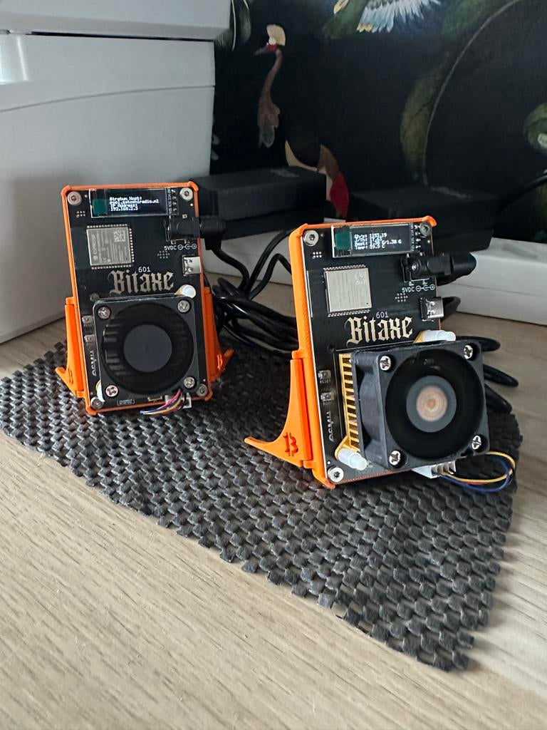 1x Bitaxe Gamma Bitcoin Miner - Nieuwstaat!, Computers en Software, Ophalen of Verzenden, Zo goed als nieuw