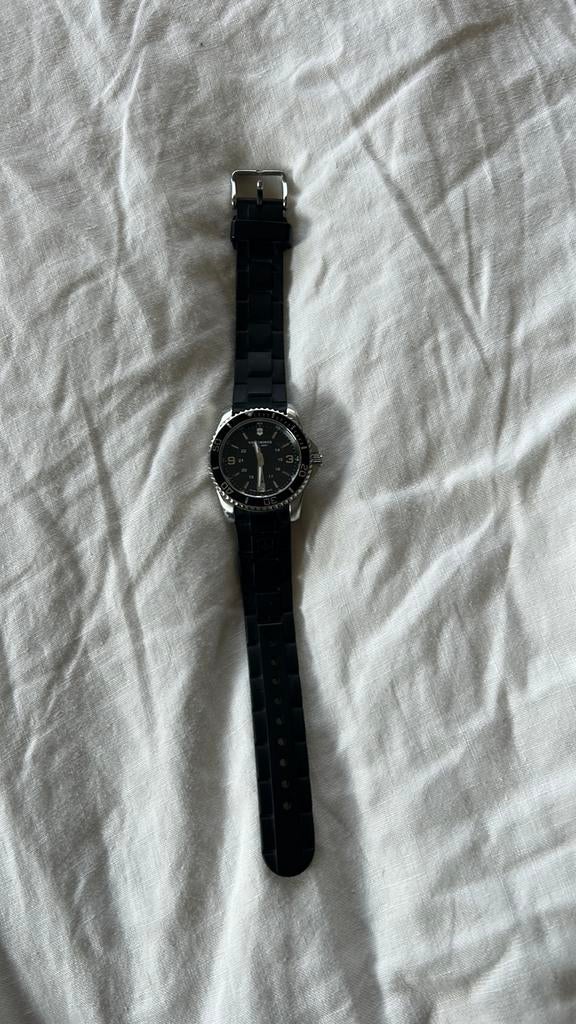 Victorinox horloge met doos en papieren, Sieraden, Tassen en Uiterlijk, Horloges | Heren, Overige merken, Staal, Polshorloge, Kunststof