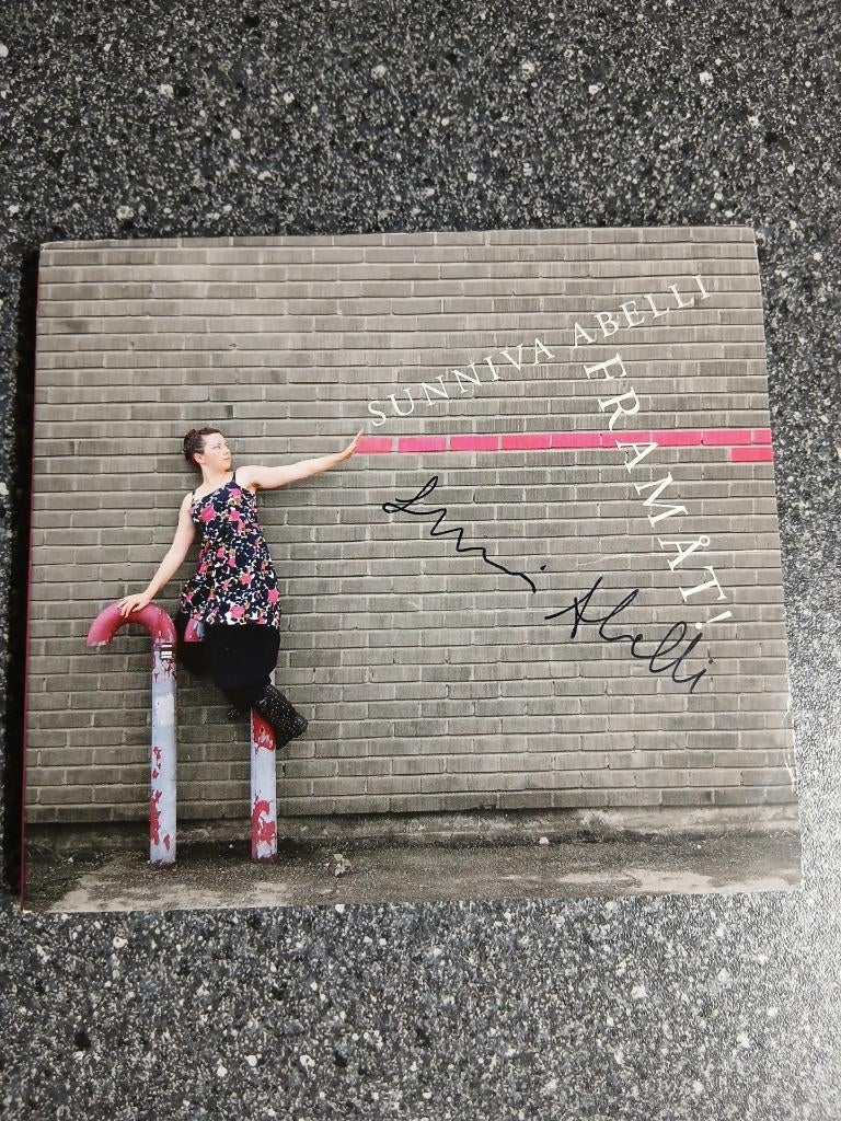 CD SUNNIVA ABELLI - FRAMÅT! (gesigneerd), Ophalen of Verzenden, Gebruikt, Europees