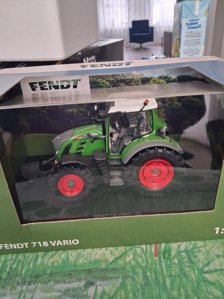 Fendt 718 Vario Profi 1:32, Ophalen of Verzenden, Nieuw, Tractor of Landbouw, Overige merken
