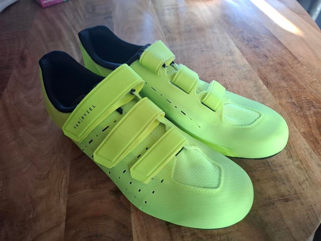 Bijna nieuwe Decathlon ROAD 100 Wielrenschoenen Geel 44, Ophalen of Verzenden, Zo goed als nieuw, Kleding