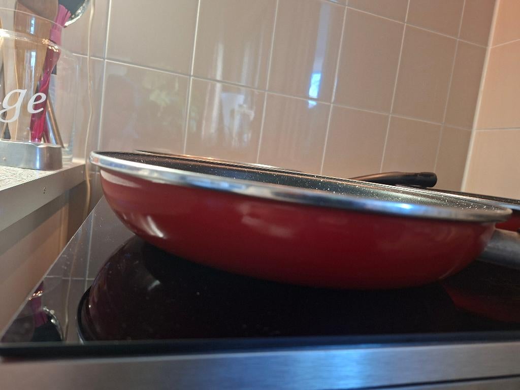 TE KOOP (NIET GRATIS) KOEKENPAN ZGAN MET ANTI AANBAKLAAG, Huis en Inrichting, Keuken | Potten en Pannen, Zo goed als nieuw, Koekenpan of Braadpan