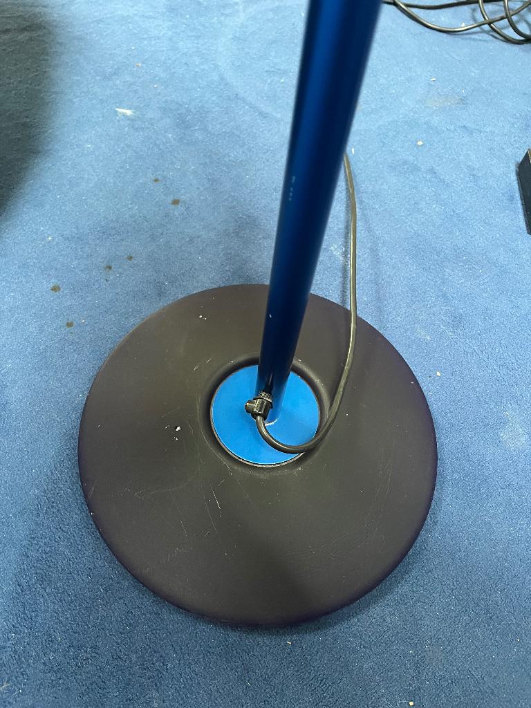 2x Memphis Design Uplighter Arteluce Italiaans design, Huis en Inrichting, Lampen | Vloerlampen, Ophalen, Gebruikt, Glas, Memphis Design Italiaans Modern Industrieel