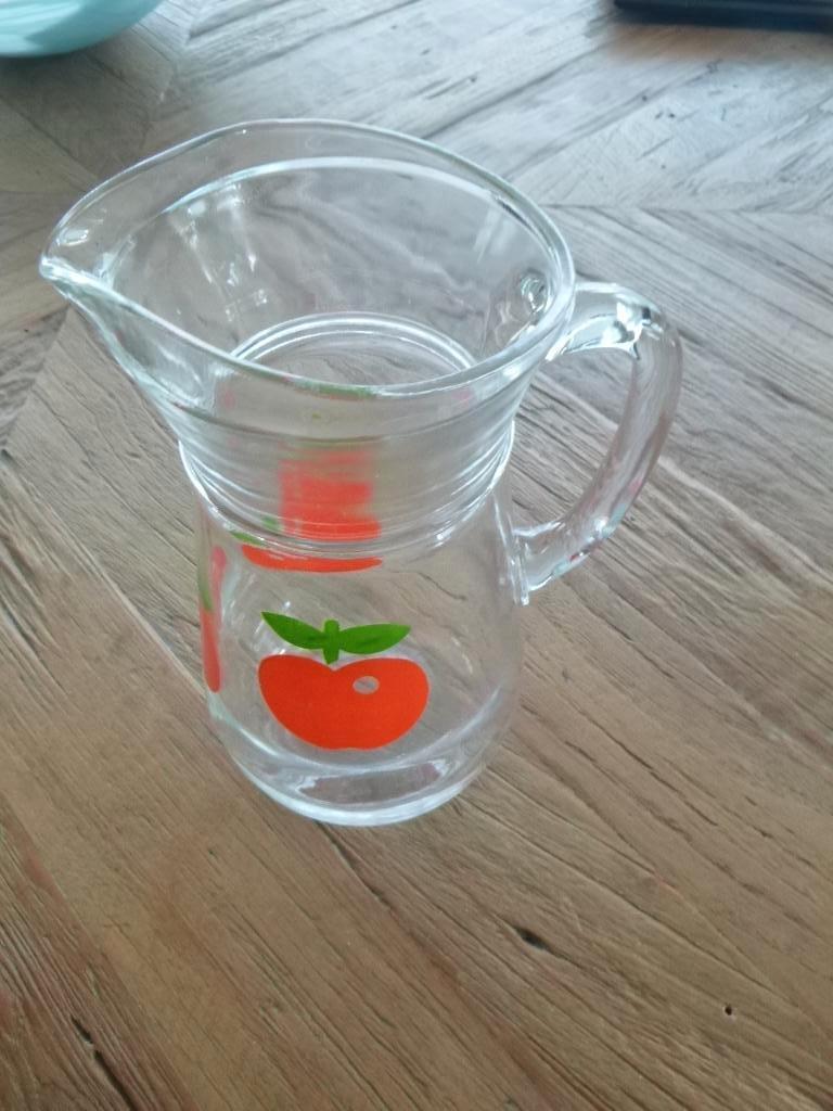 mooie retro waterkan, gedecoreerd met appeltjes, Ophalen of Verzenden, Overige typen