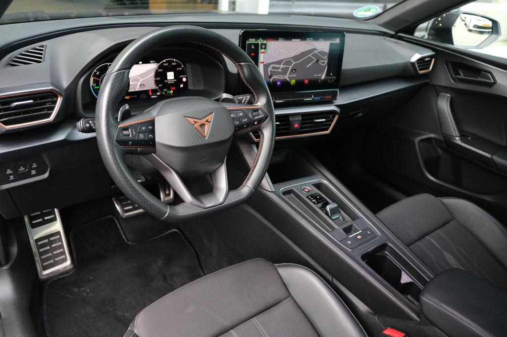 CUPRA Leon Sportstourer 1.4 e-Hybrid 204PK Pano Led ACC Cam, 77 km/l, Gebruikt, Zwart, 4 cilinders